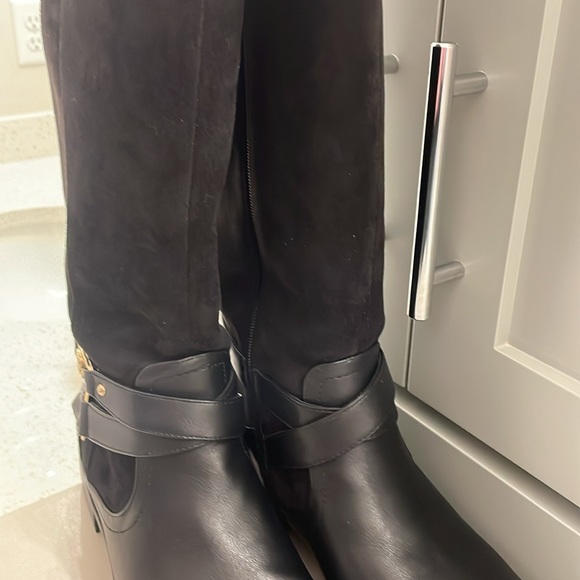 New Bandolino black leather boots in size 8 1/2 medium - Picture 5 of 10